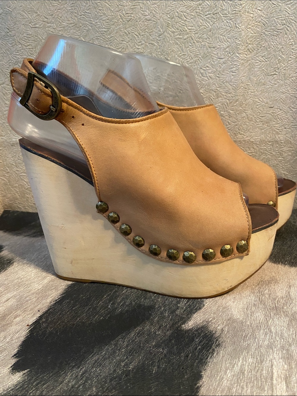 Jeffrey Campbell Tan Open-Toe Platform Clogs - Picture 2 of 12